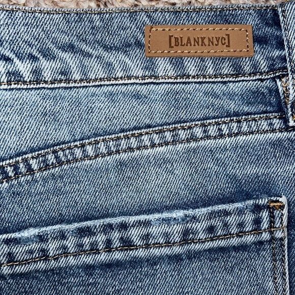 {Blank NYC Denim Button Up Distressed Cut Off Shorts Size 32} - Picture 6 of 12